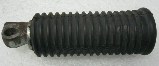 Harley-Davidson OEM RH 99-15 XL, 06-17 Dyna, 17-20 XG500/750 Foot Peg 33032-99