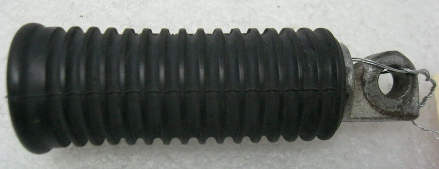 Harley-Davidson OEM RH 99-15 XL, 06-17 Dyna, 17-20 XG500/750 Foot Peg 33032-99