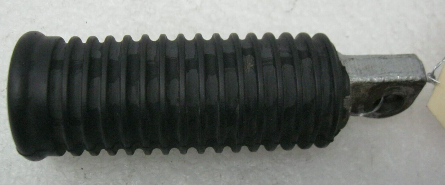 Harley-Davidson OEM RH 99-15 XL, 06-17 Dyna, 17-20 XG500/750 Foot Peg 33032-99