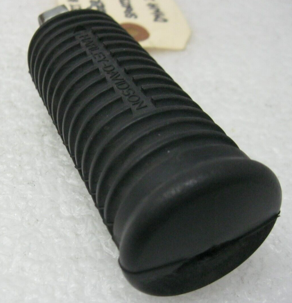 Harley-Davidson OEM RH 99-15 XL, 06-17 Dyna, 17-20 XG500/750 Foot Peg 33032-99