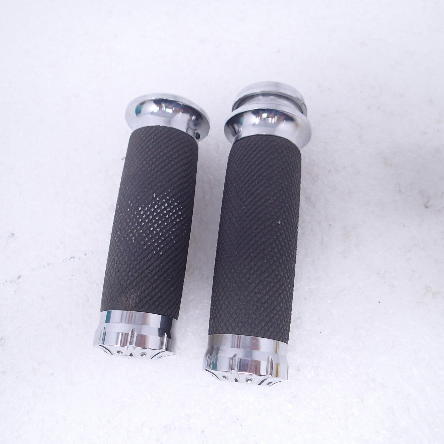 OEM Handle Bar Hand Grips For Harley Touring Electra Glide Ultra Classic FLHTCU