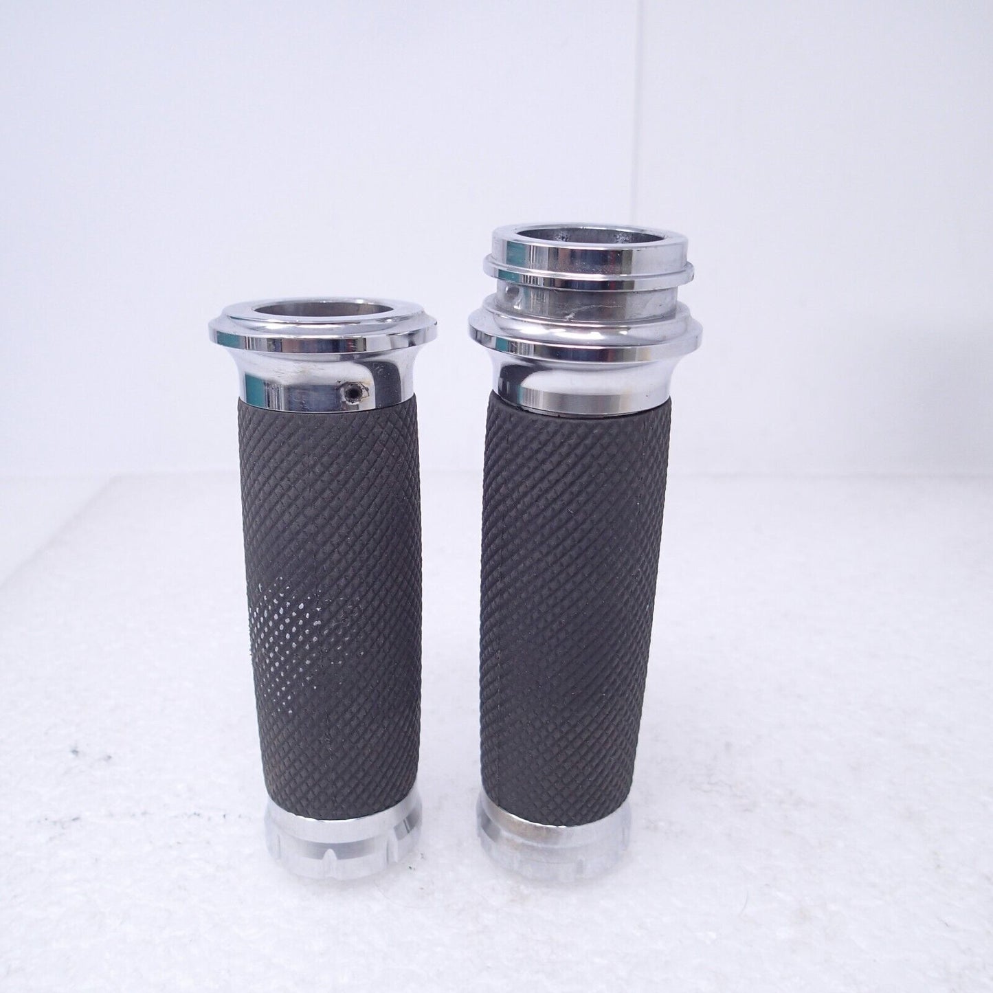 OEM Handle Bar Hand Grips For Harley Touring Electra Glide Ultra Classic FLHTCU