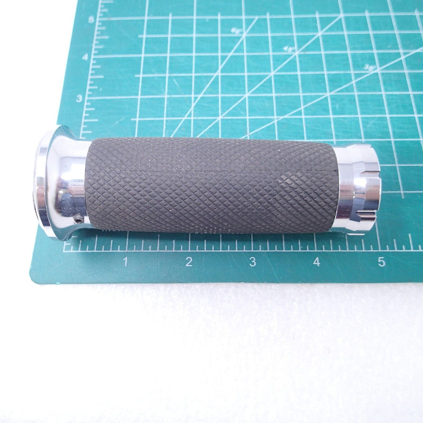 OEM Handle Bar Hand Grips For Harley Touring Electra Glide Ultra Classic FLHTCU