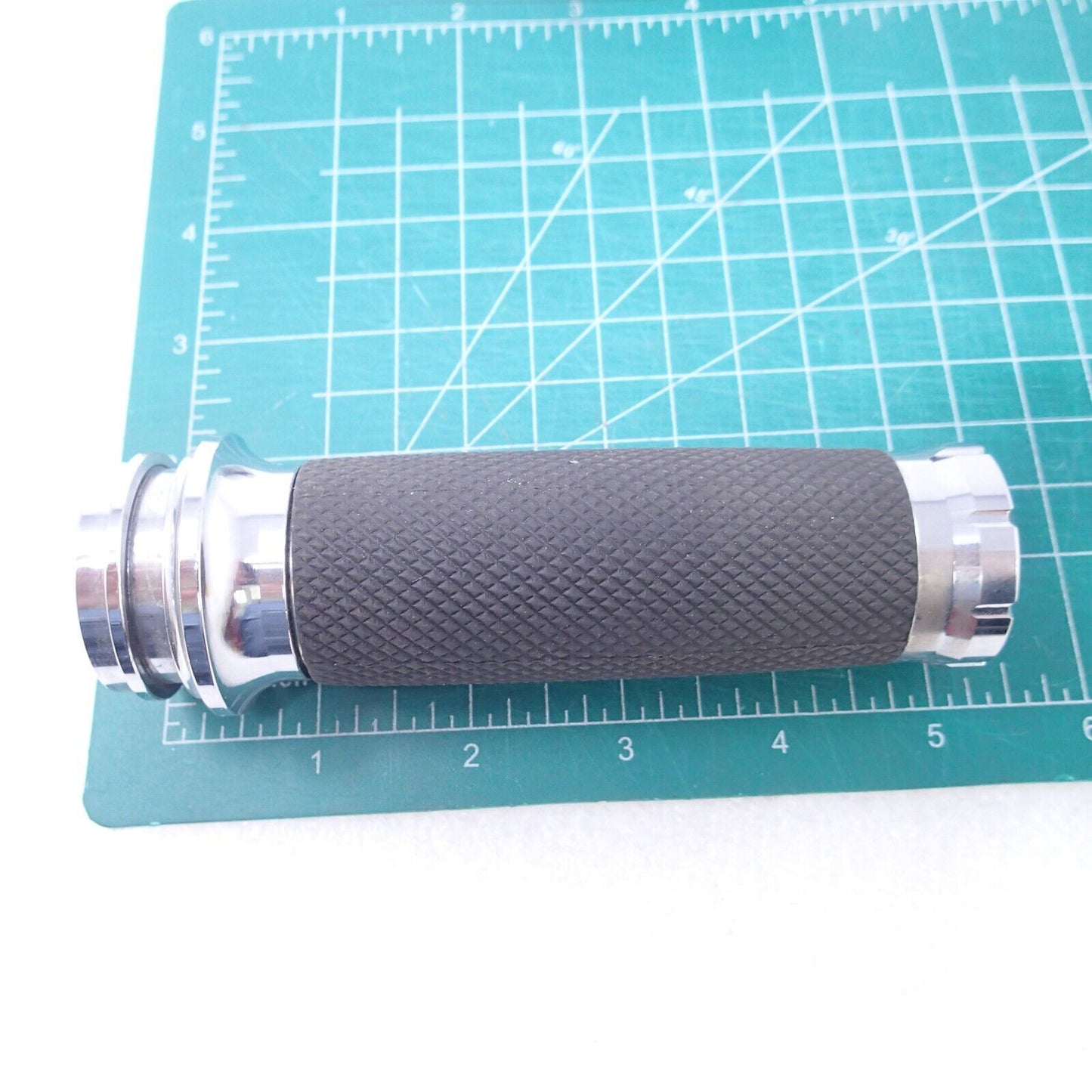 OEM Handle Bar Hand Grips For Harley Touring Electra Glide Ultra Classic FLHTCU