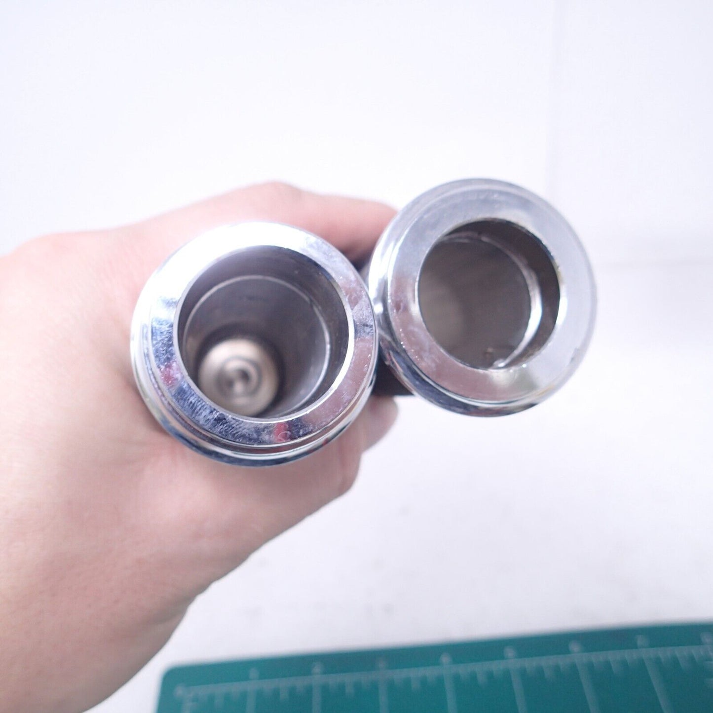 OEM Handle Bar Hand Grips For Harley Touring Electra Glide Ultra Classic FLHTCU