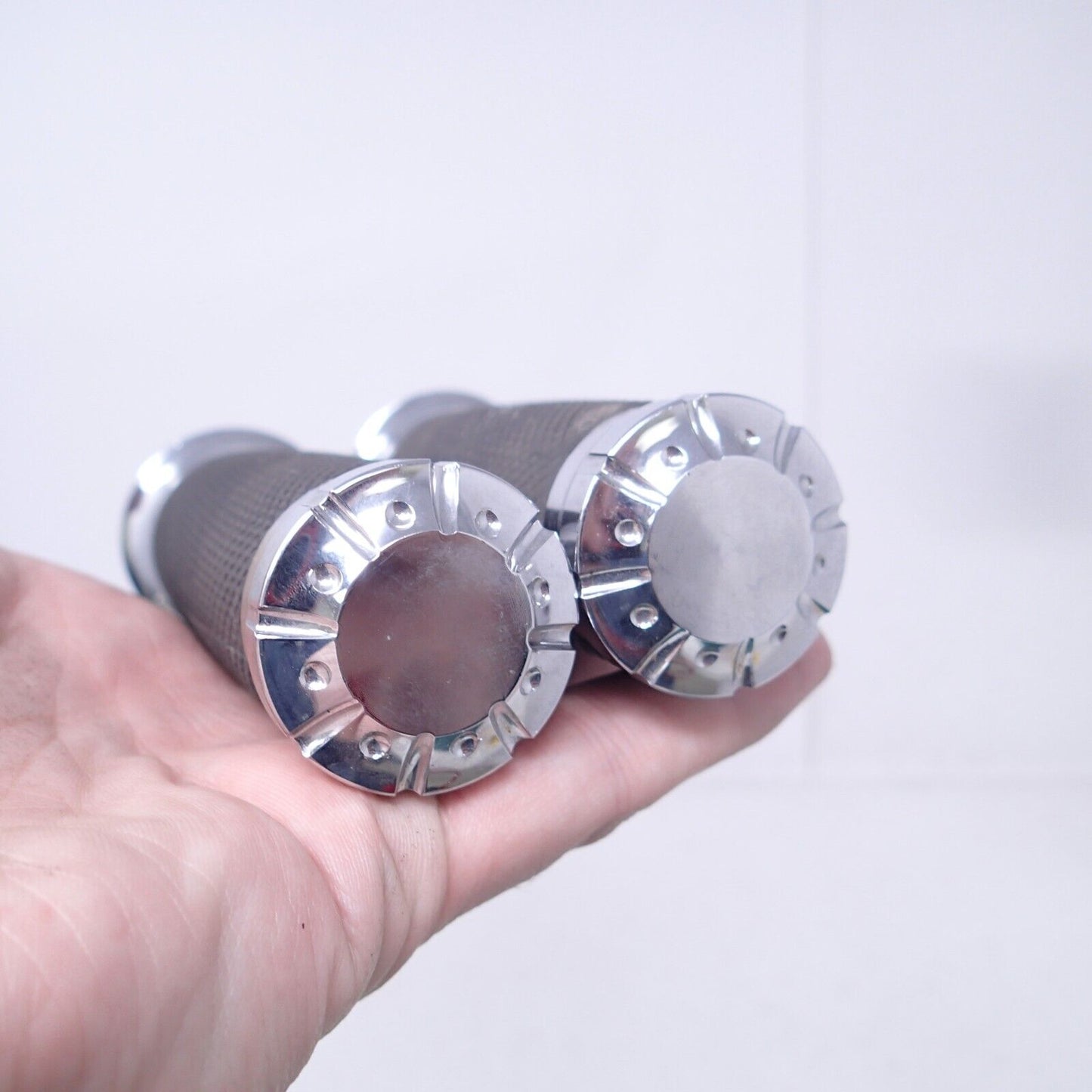 OEM Handle Bar Hand Grips For Harley Touring Electra Glide Ultra Classic FLHTCU