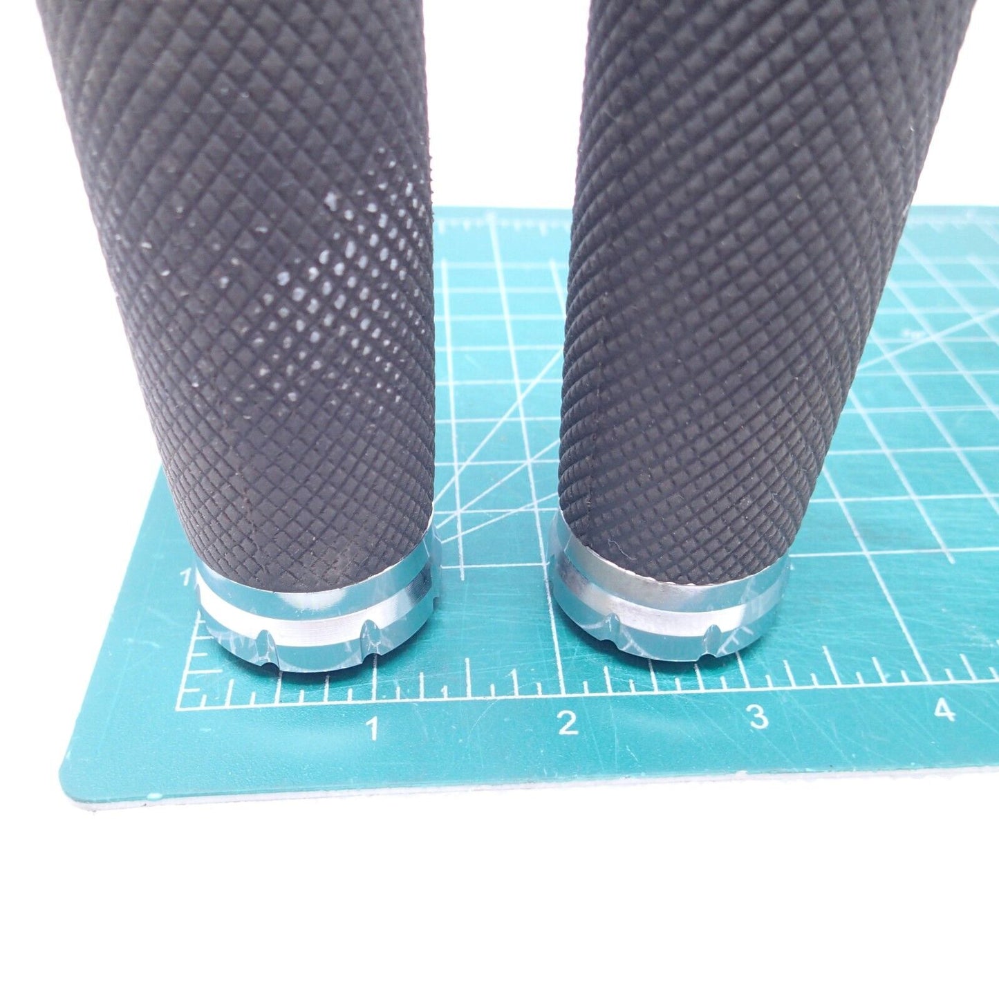 OEM Handle Bar Hand Grips For Harley Touring Electra Glide Ultra Classic FLHTCU