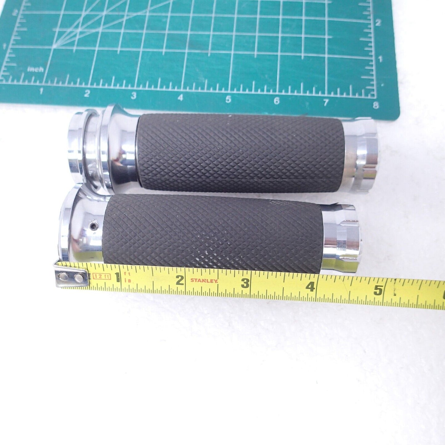 OEM Handle Bar Hand Grips For Harley Touring Electra Glide Ultra Classic FLHTCU