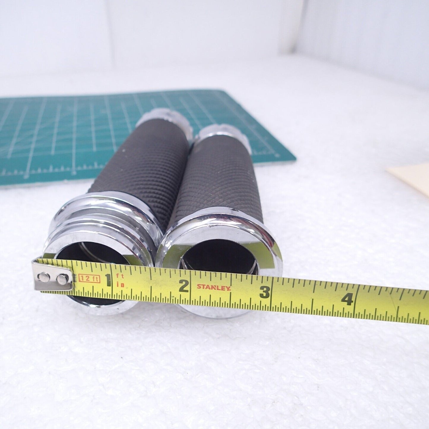 OEM Handle Bar Hand Grips For Harley Touring Electra Glide Ultra Classic FLHTCU