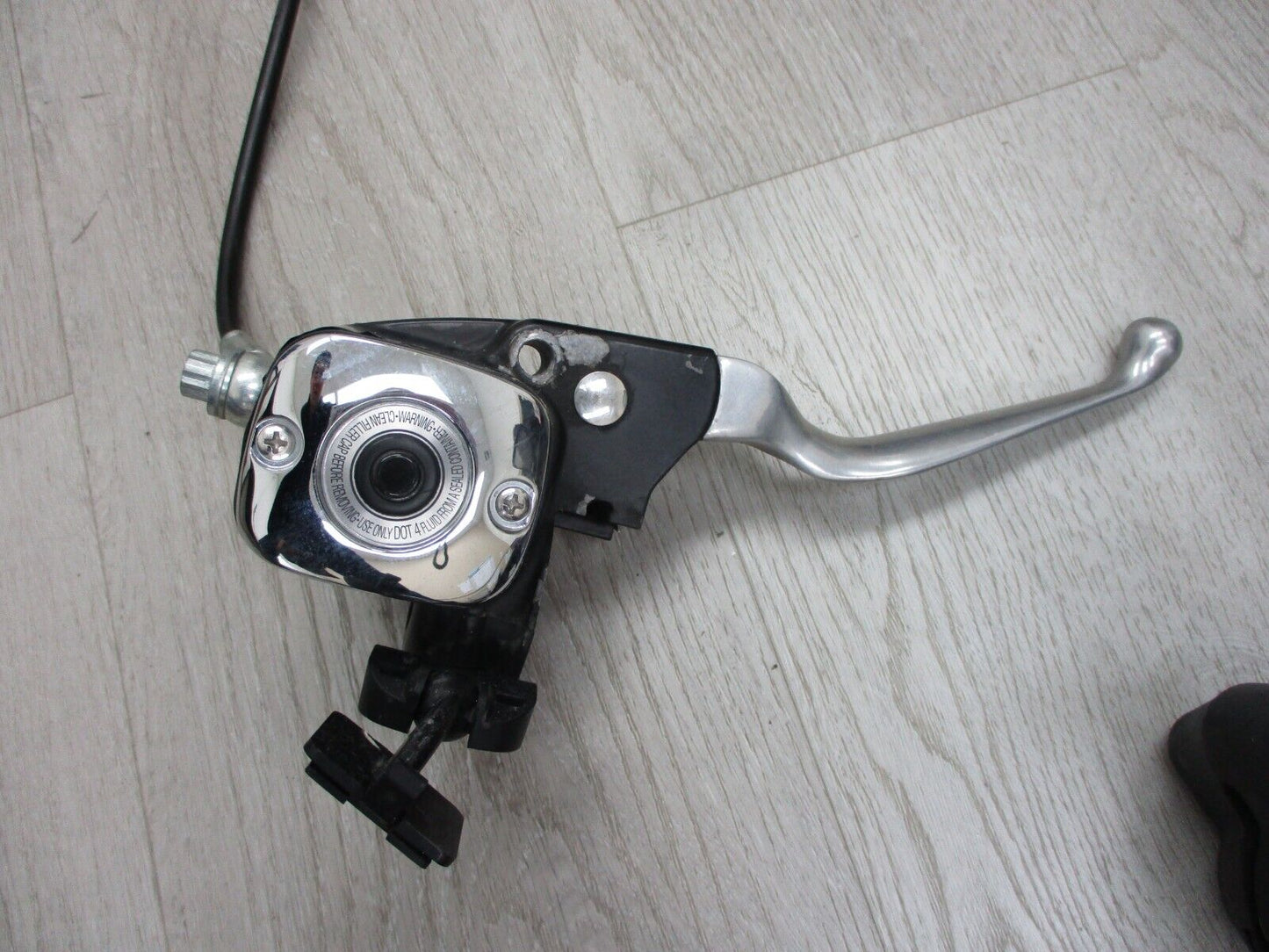 Harley-Davidson 2013 Dyna Street Bob Front Brake Assembly Caliper Master CyL