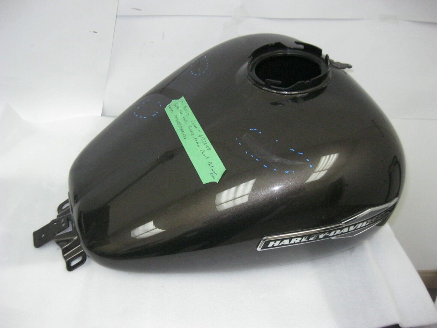 Harley Davidson FUEL TANK GAS 09+ Touring 61356-08 Bronze?