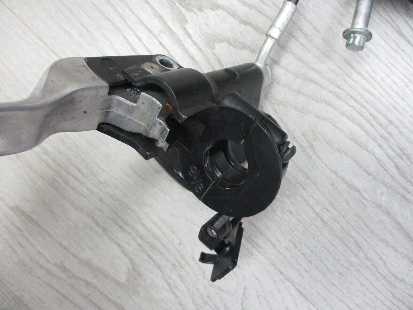 Harley-Davidson 2013 Dyna Street Bob Front Brake Assembly Caliper Master CyL