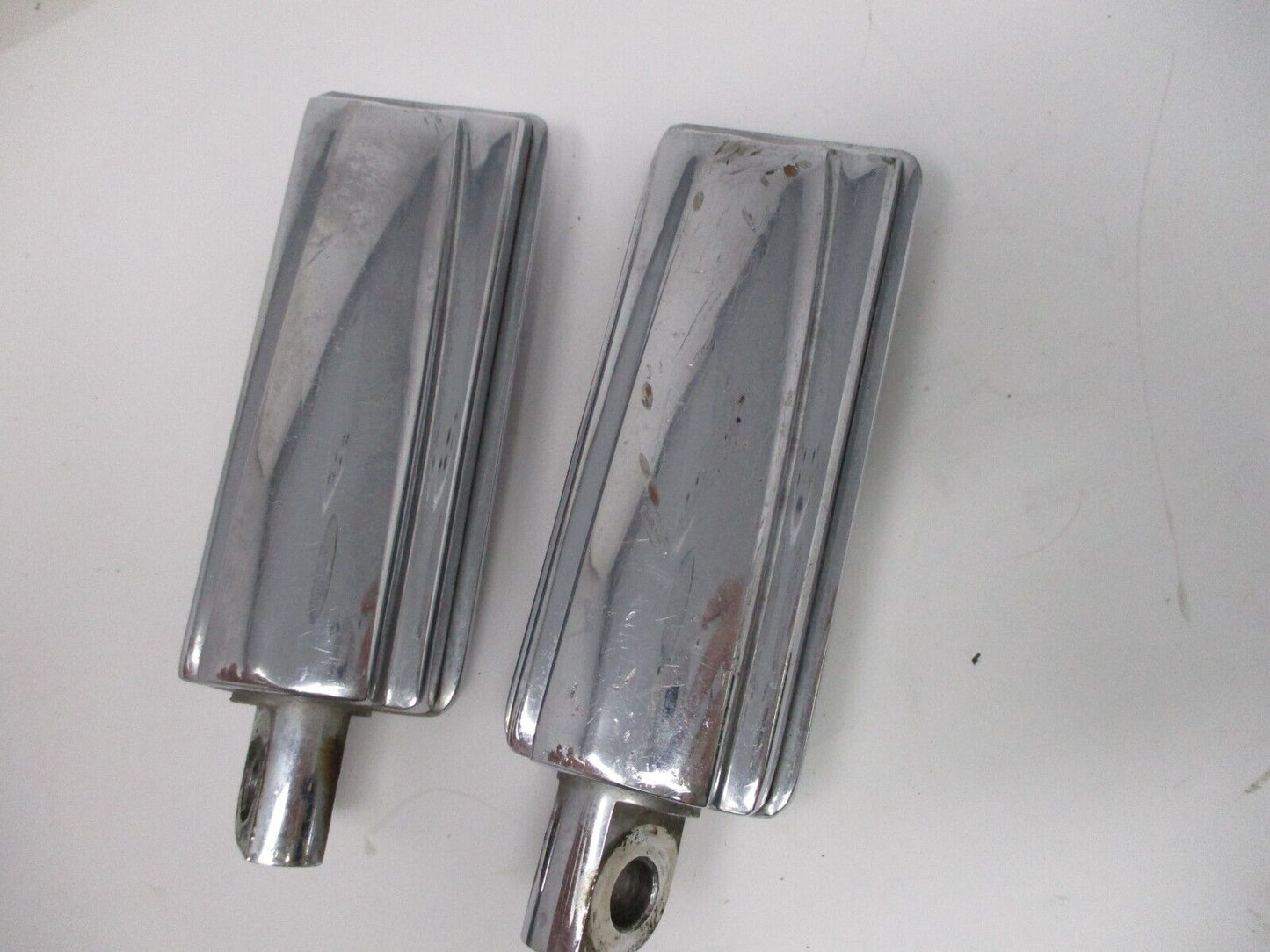 GENUINE HARLEY DAVIDSON CHROME & RUBBER BAR & SHIELD OVERSIZED FOOTPEGS 50500-03