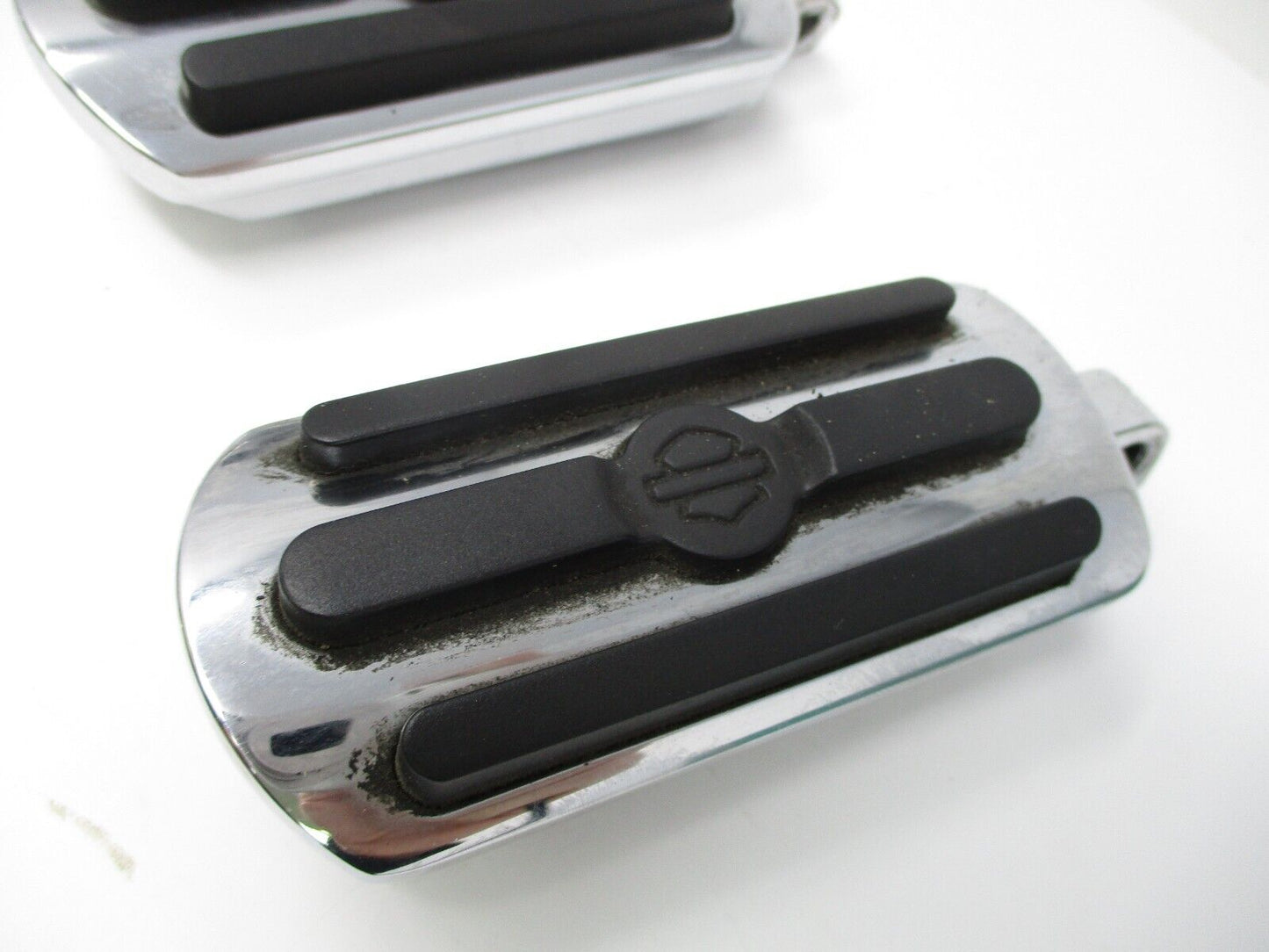 HARLEY DAVIDSON GENUINE CHROME AND RUBBER CUSTOM FOOT PEGS CHROME 50130-95A