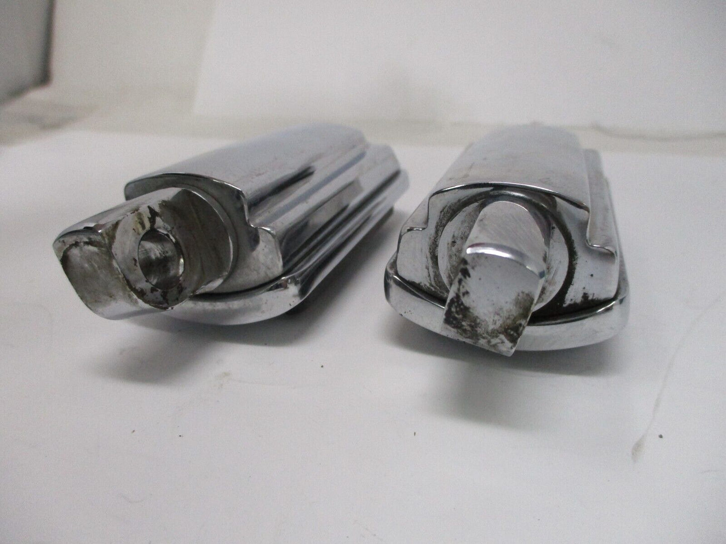 HARLEY DAVIDSON GENUINE CHROME AND RUBBER CUSTOM FOOT PEGS CHROME 50130-95A