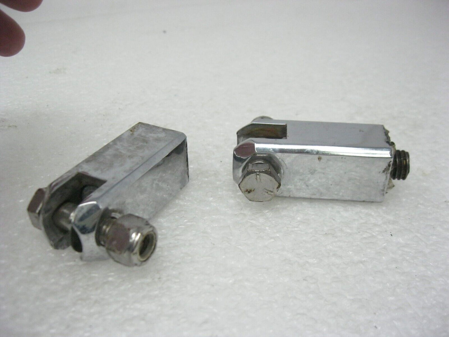 00 Harley Davidson Sportster XLH 883 Passenger Foot Peg Mount Bracket Holder