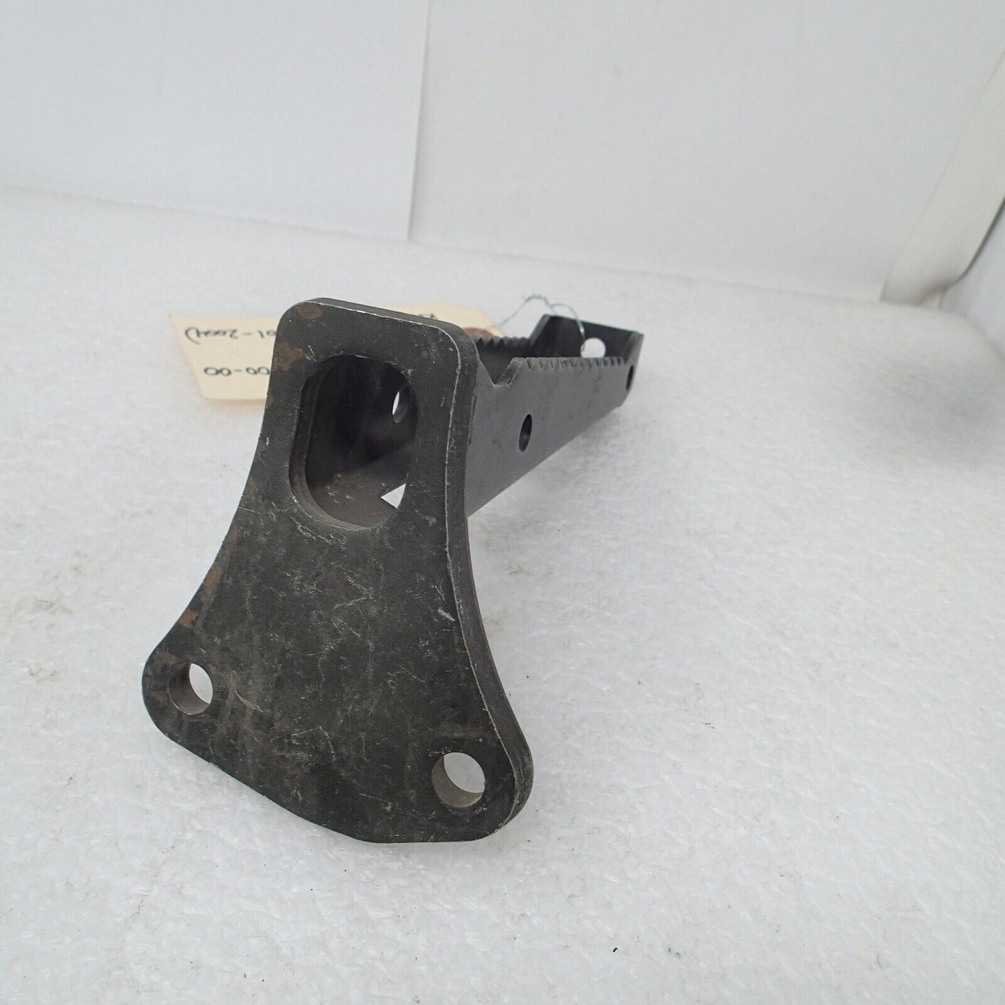 Yamaha Raptor 660 01 Foot Peg Right 5LP-27421-00-00 46362