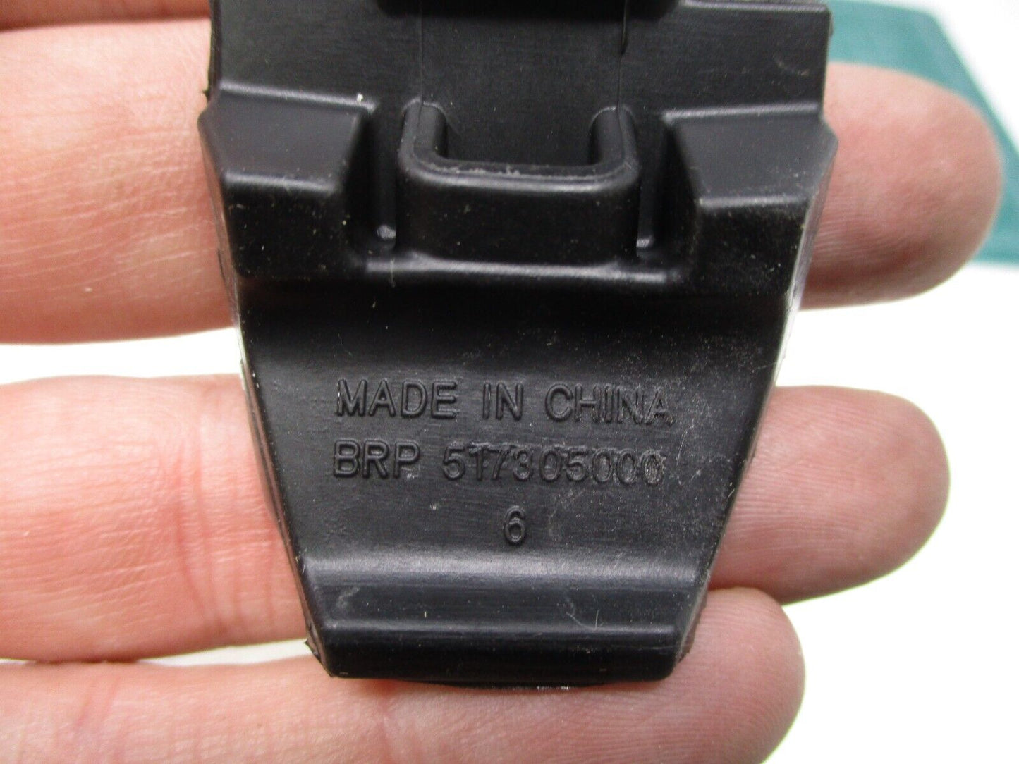 SKI-DOO PANEL LATCH 517305000
