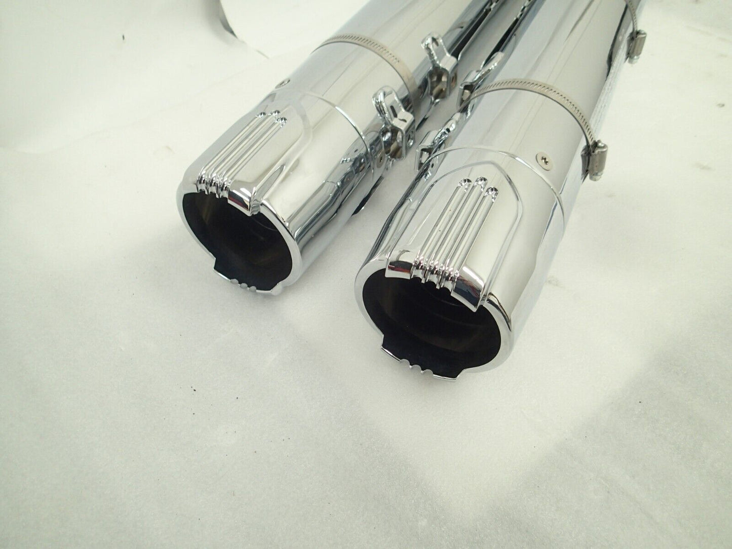 Harley-Davidson CVO 18-20 CVO Chrome Mufflers 64900731/2 & End Caps 65100162