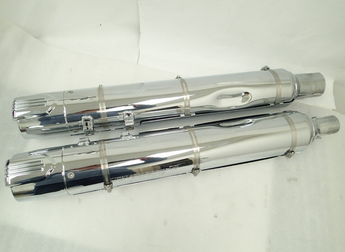 Harley-Davidson CVO 18-20 CVO Chrome Mufflers 64900731/2 & End Caps 65100162