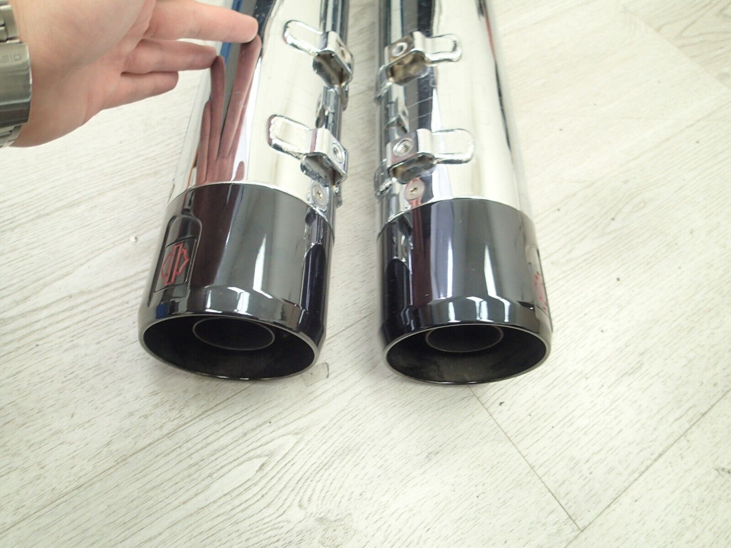 Harley-Davidson CVO 18-20 CVO Chrome Mufflers 64900731/2 End Caps 65100171