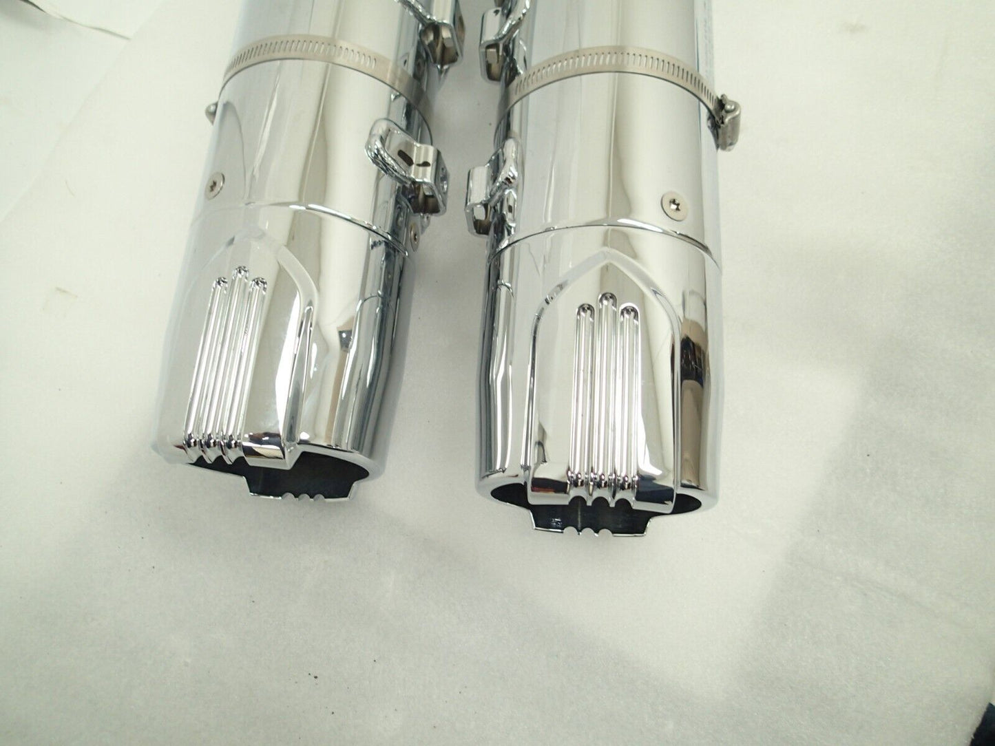 Harley-Davidson CVO 18-20 CVO Chrome Mufflers 64900731/2 & End Caps 65100162