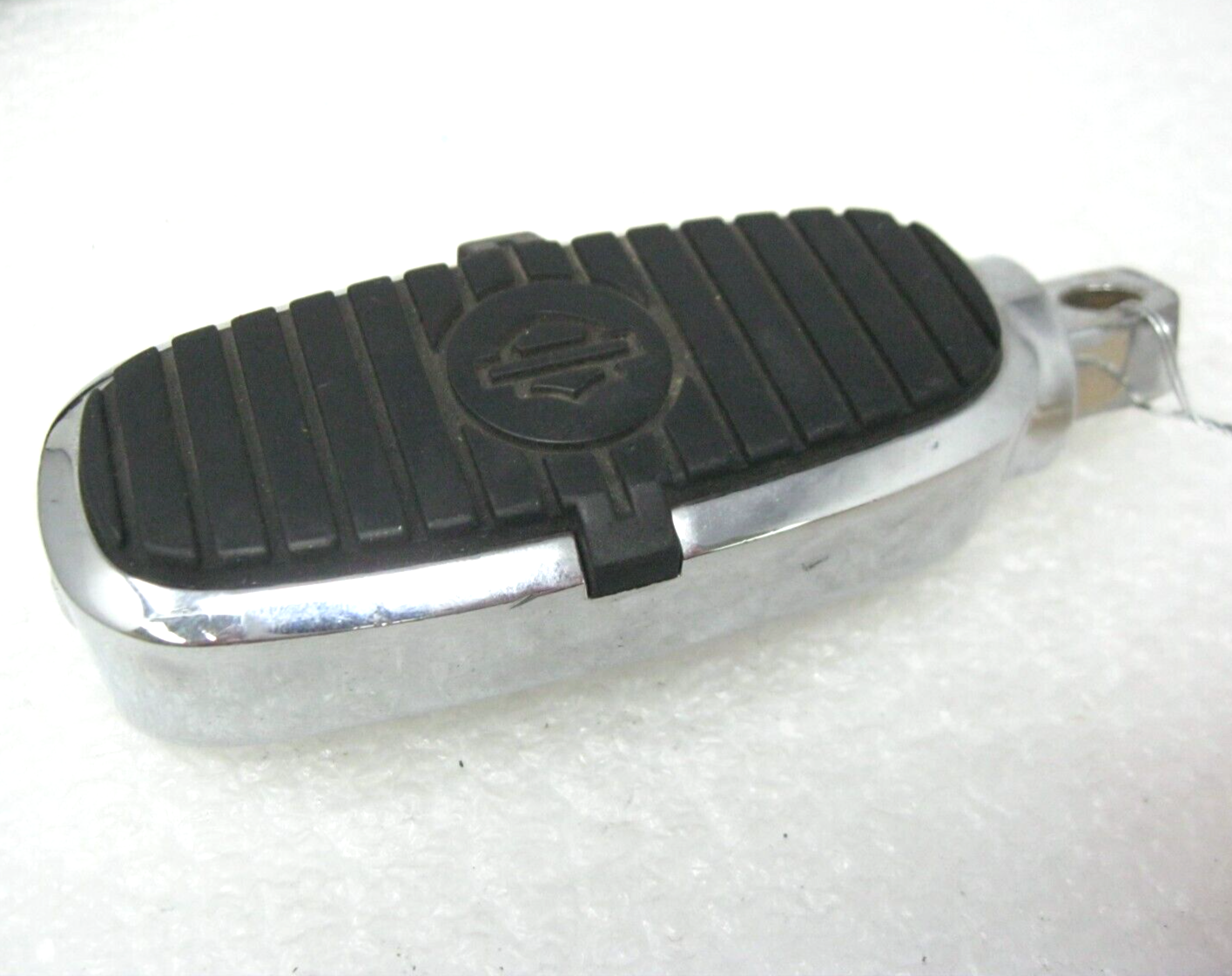 SINGLE Harley Crested Bar Shield Right Foot Peg Chrome Passenger 50576-05