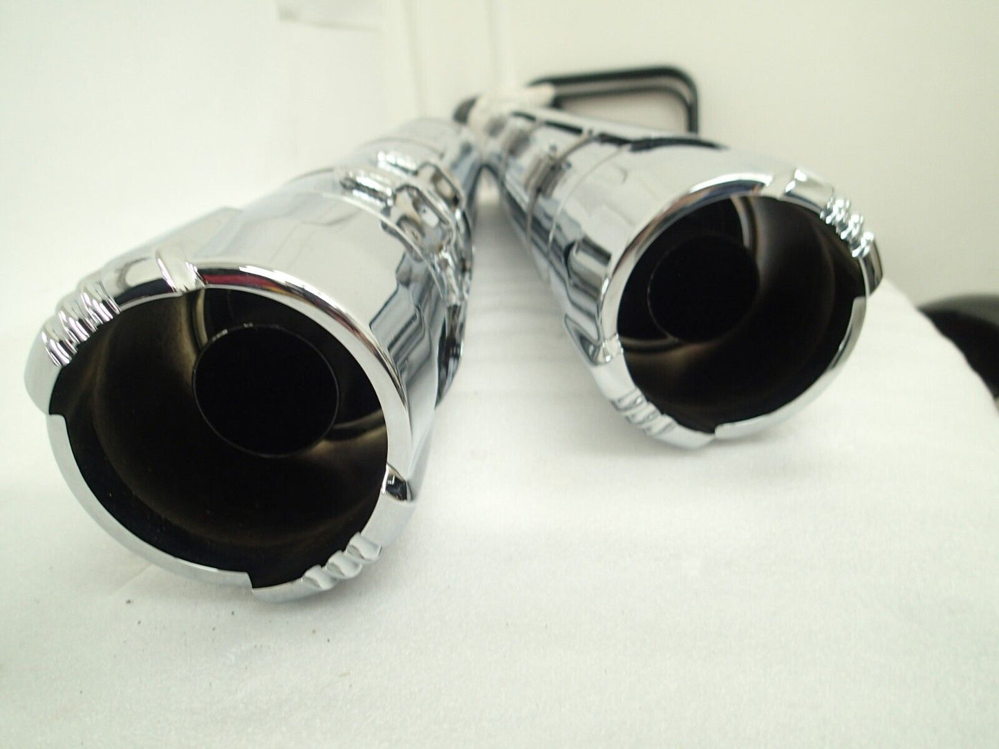 Harley-Davidson CVO 18-20 CVO Chrome Mufflers 64900731/2 & End Caps 65100162