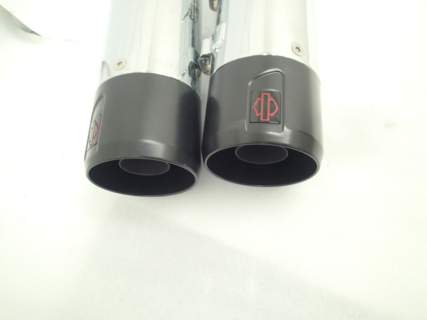 Harley-Davidson CVO 18-20 CVO Chrome Mufflers 64900731/2 End Caps 65100171