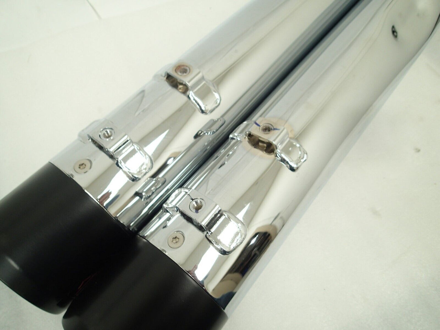 Harley-Davidson CVO 18-20 CVO Chrome Mufflers 64900731/2 End Caps 65100171