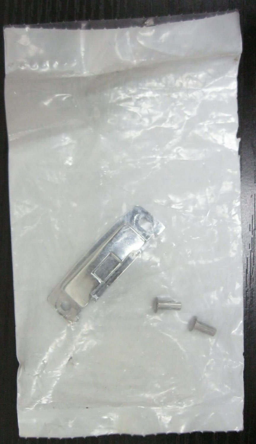 Harley-Davidson OEM 2000-2013 Tour-Pak Lid Hasp & Rivits 90705-97