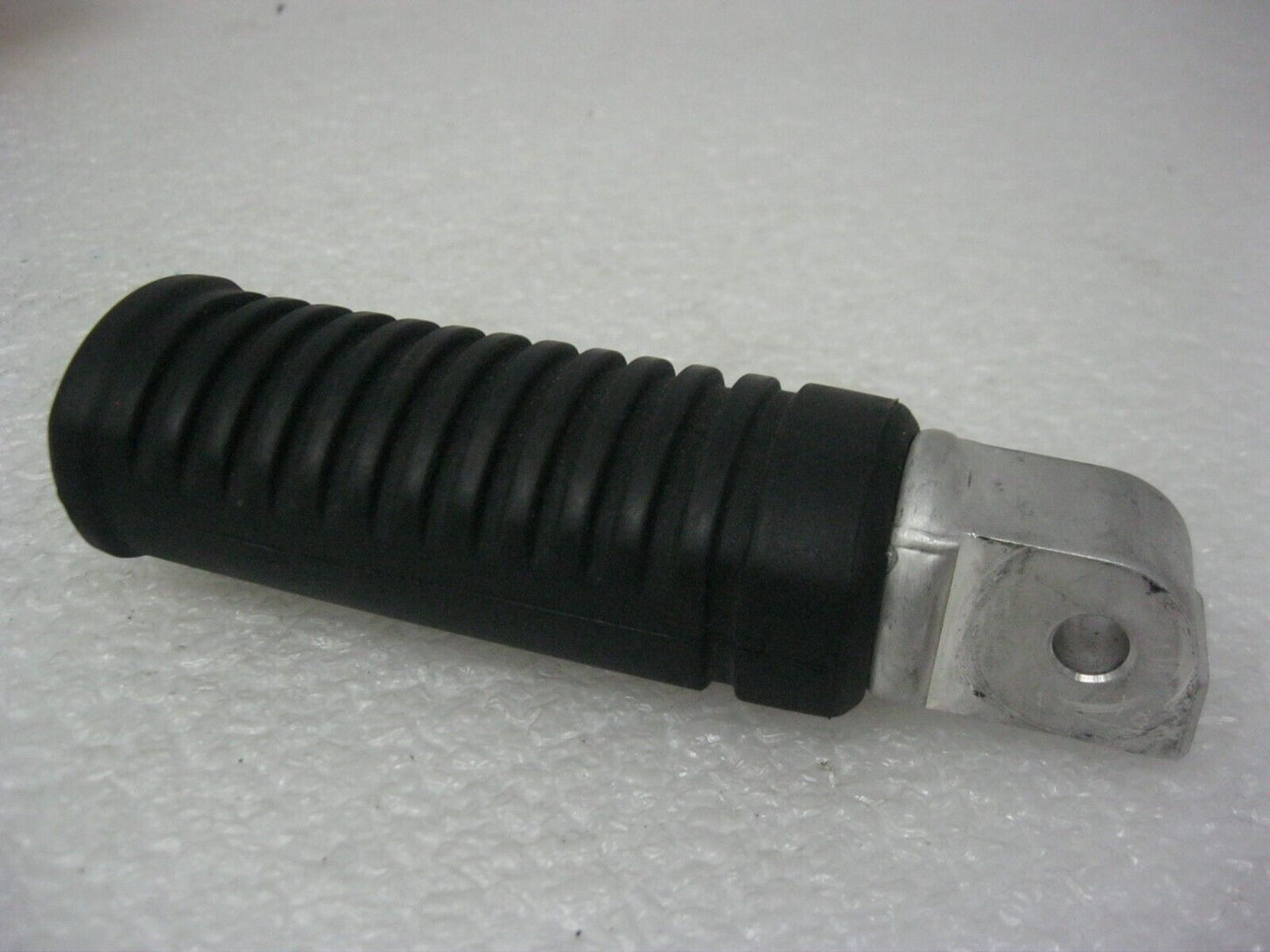 Harley Davidson Softail Rider Foot Pegs Right Side 50501104 SINGLE UNIT