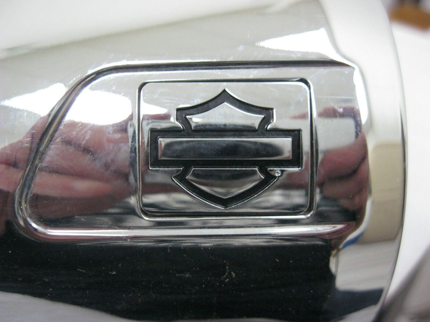 Harley-Davidson 21 & Later M8 CVO Chrome Mufflers 64900731A/32 & Caps 65100170