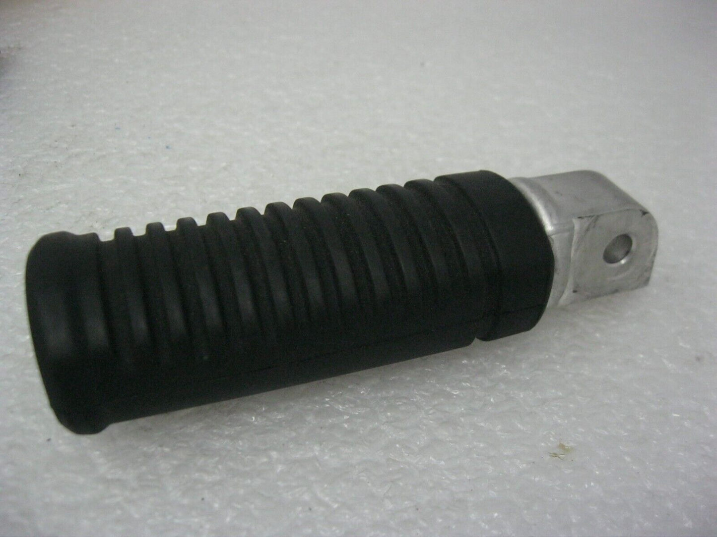 Harley Davidson Softail Rider Foot Pegs Right Side 50501104 SINGLE UNIT