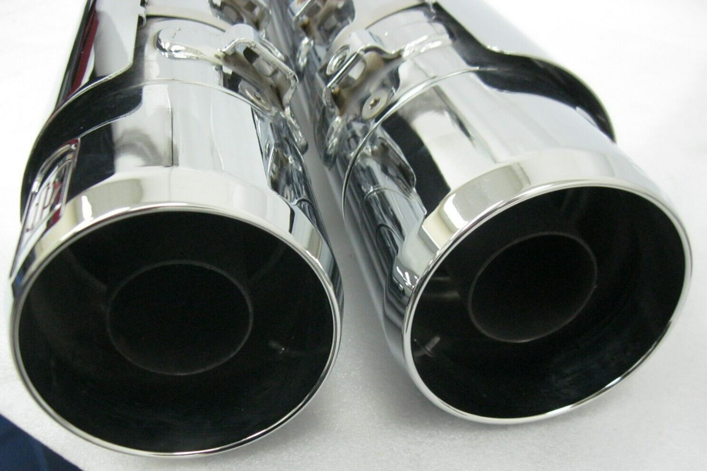 Harley-Davidson CVO 18-20 CVO Chrome Mufflers 64900731/2 & End Caps 65100170