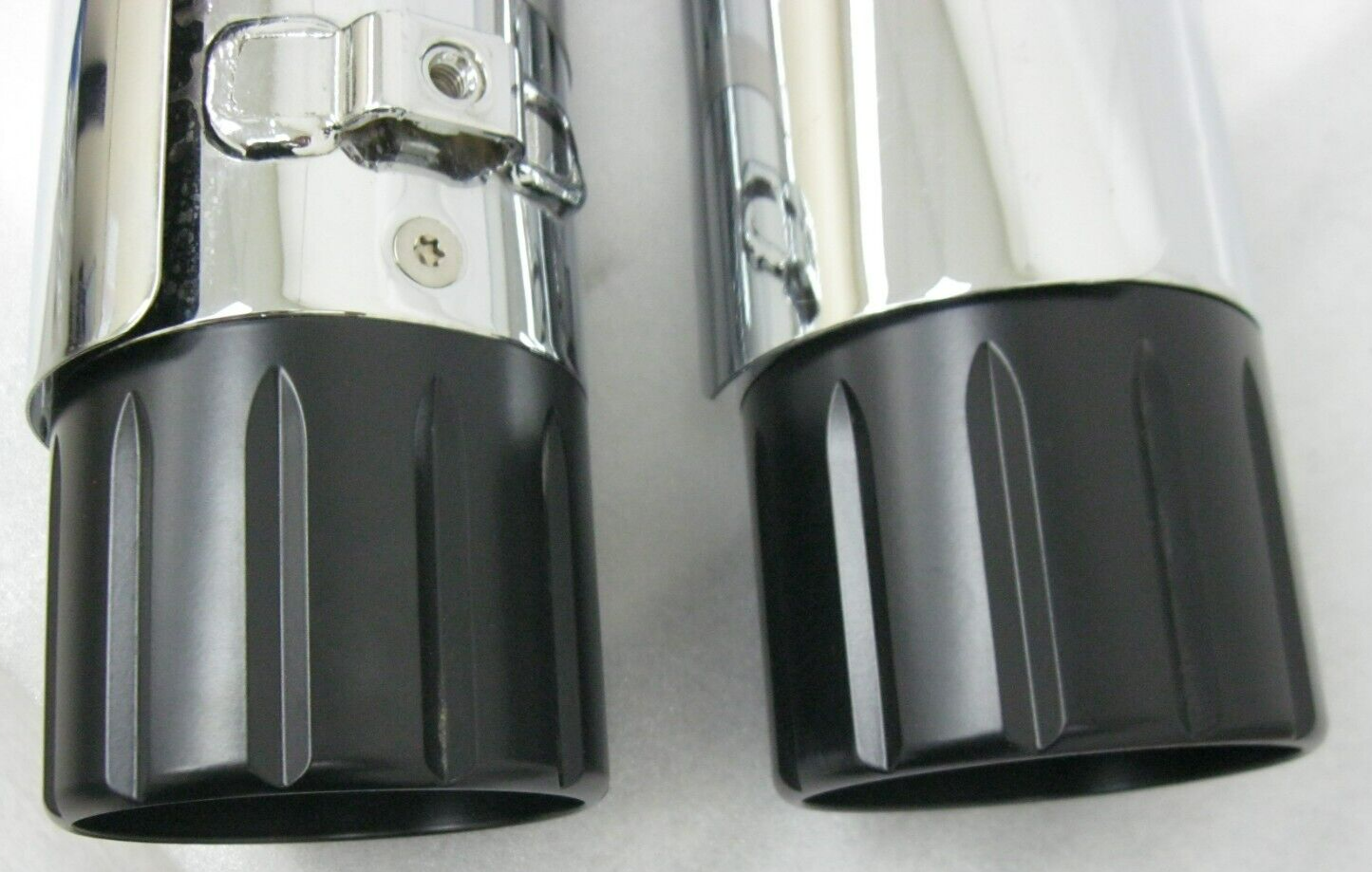 Harley-Davidson OEM 2017 CVO Chrome Mufflers 64900256/7 & End Caps 65100059