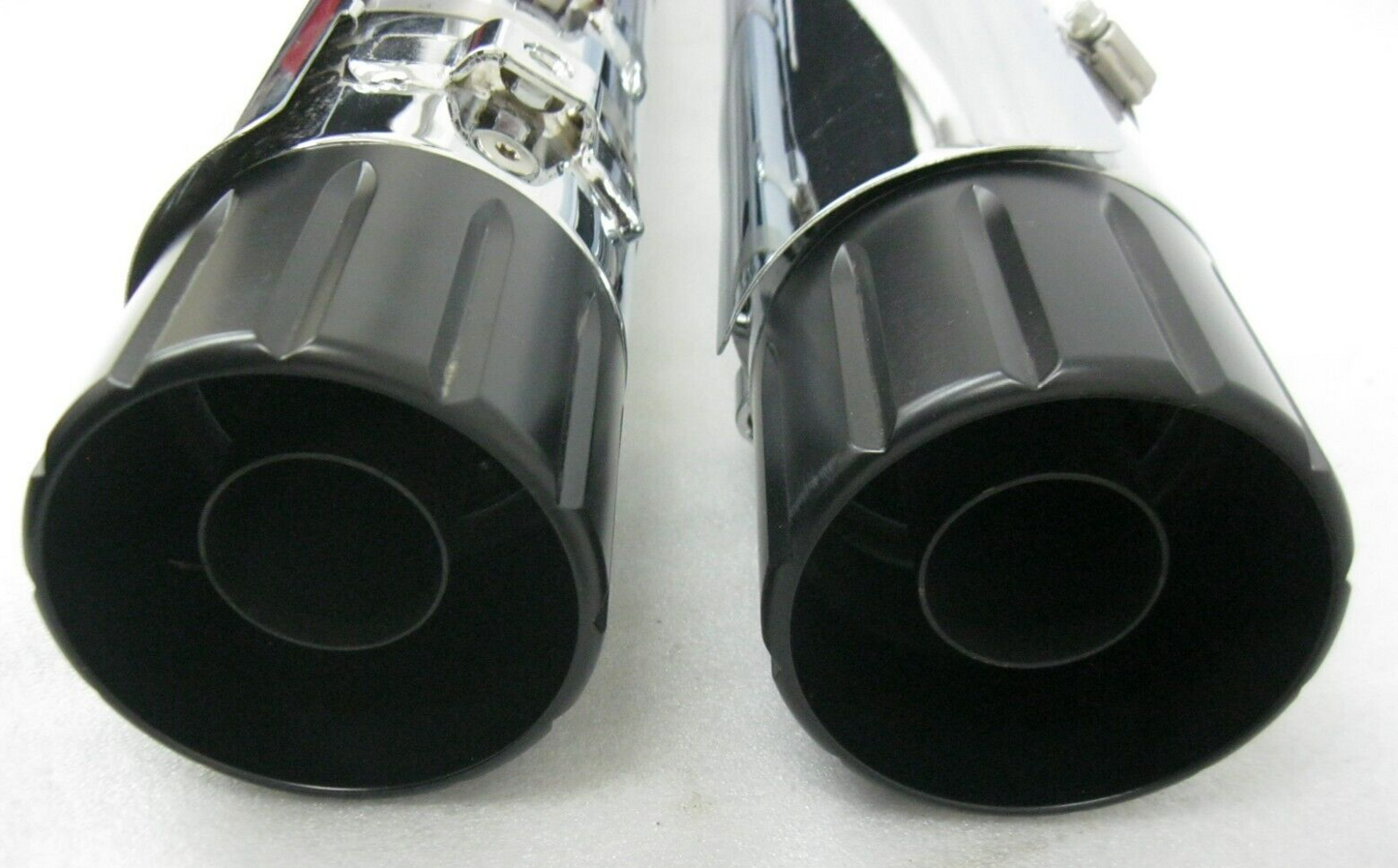 Harley-Davidson OEM 2017 CVO Chrome Mufflers 64900256/7 & End Caps 65100059