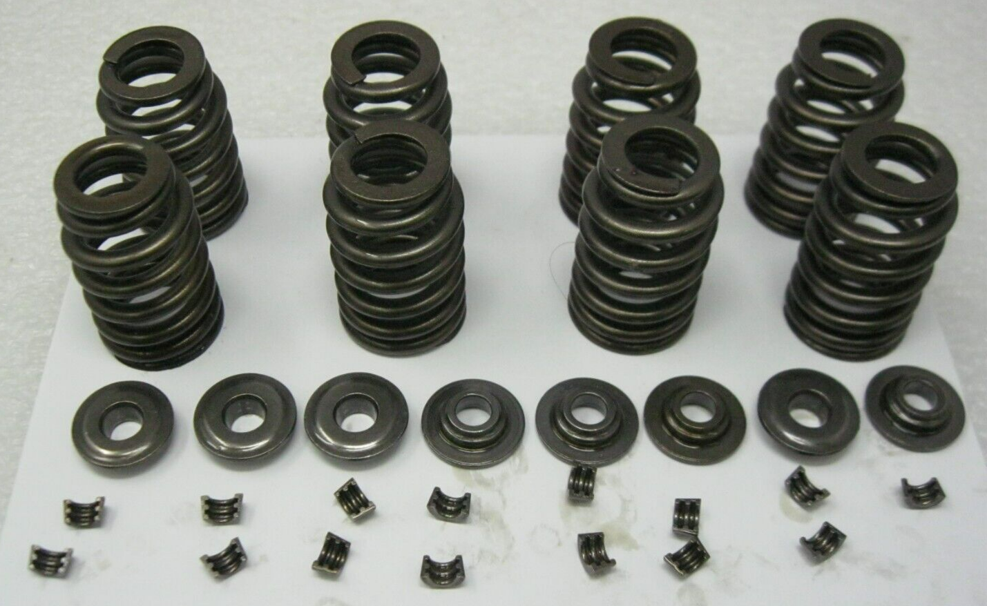Harley-Davidson OEM M8 Valve Springs & Collars (8) (Missing 1 Keeper) 18100043
