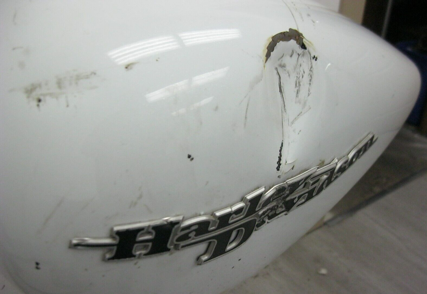 Harley-Davidson OEM 08-23 Touring Frost Ice Pearl Fuel Tank 61000120DZS