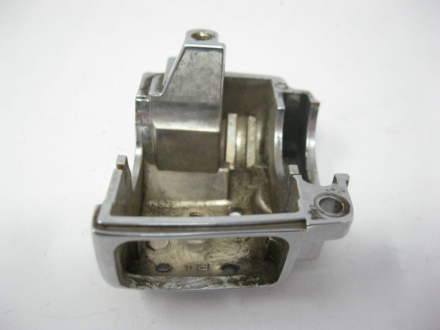 96-17 Harley Softail, Dyna Lower Right Housing Possibly Drag Spec. 0616-0144