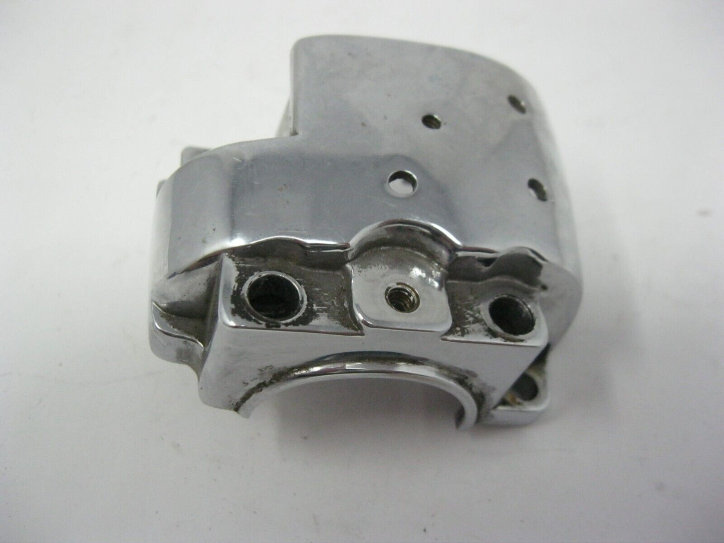 96-17 Harley Softail, Dyna Lower Right Housing Possibly Drag Spec. 0616-0144
