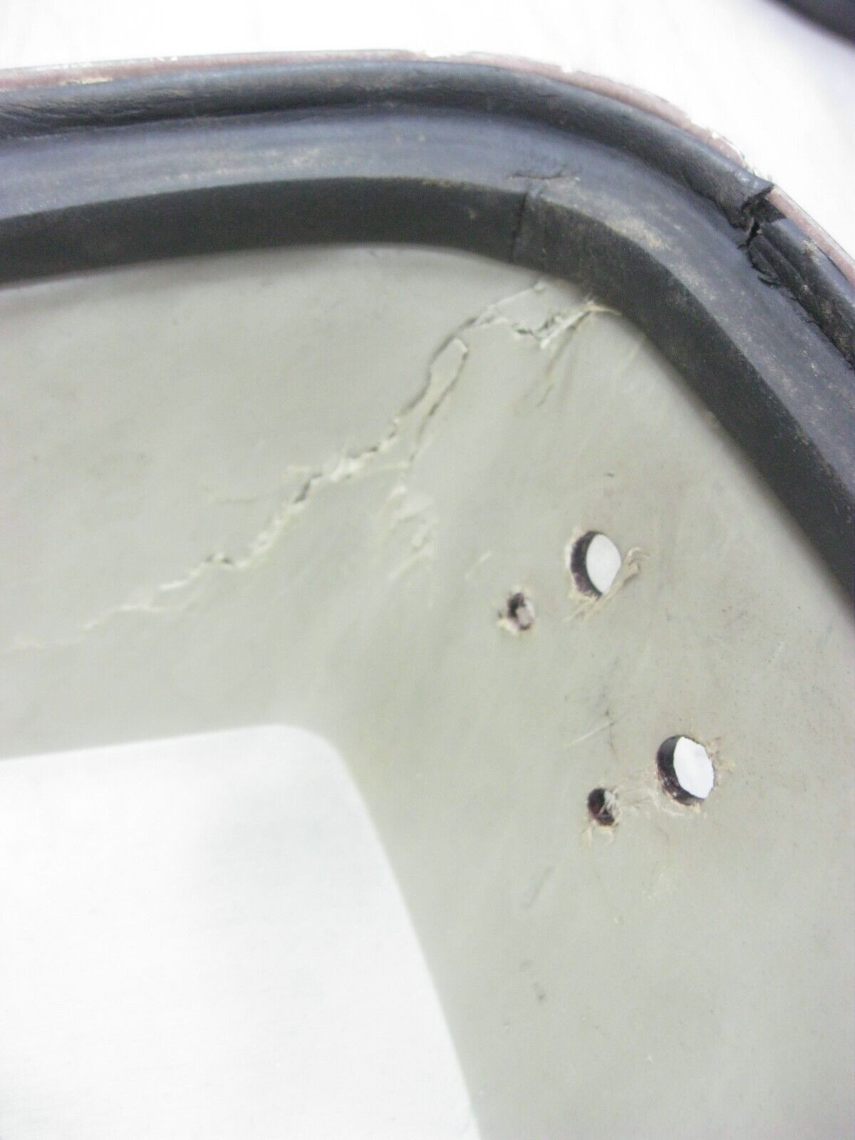 Harley-Davidson OEM 93-13 Tour-Pak Lid, (Scuffs in Paint & Cracked)