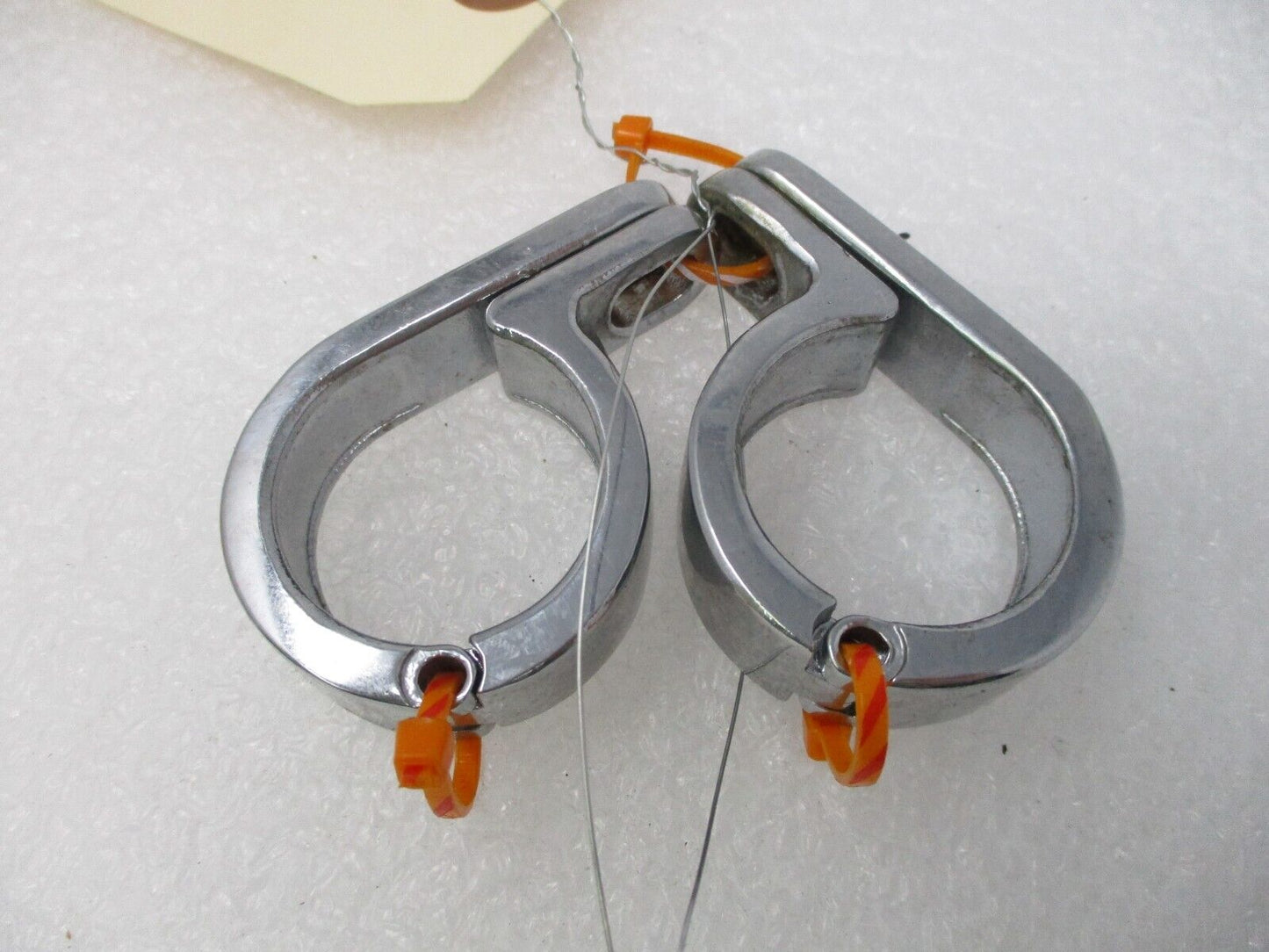 1 ¼" Universal Motorcycle Handlebar Bracket/P Clamp MISSING (NEEDS PIN) READ