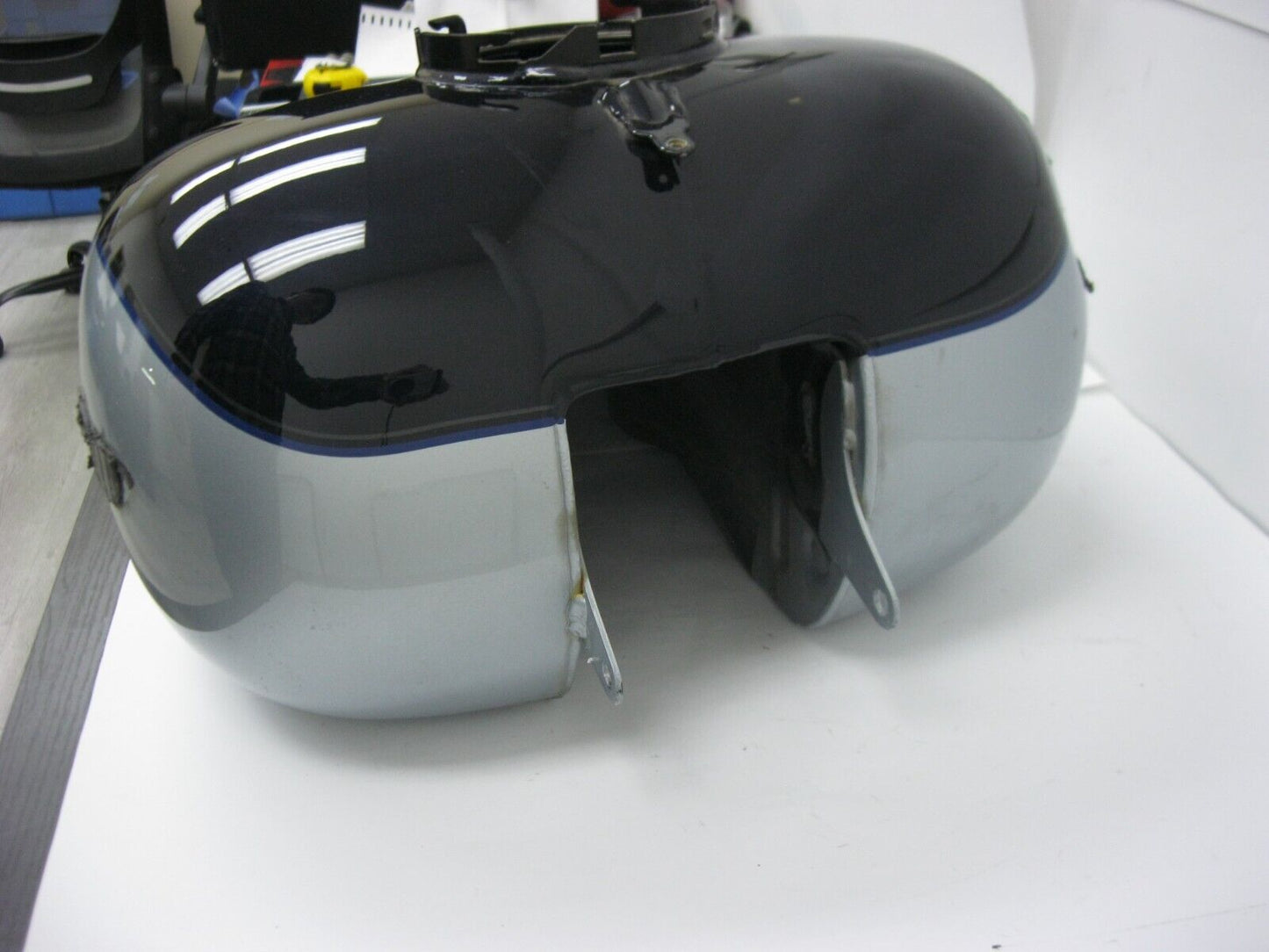 Harley Davidson FLTR, FLHT FLHX Fuel Tank Dark Blue Pearl 61356-08CPS DENT