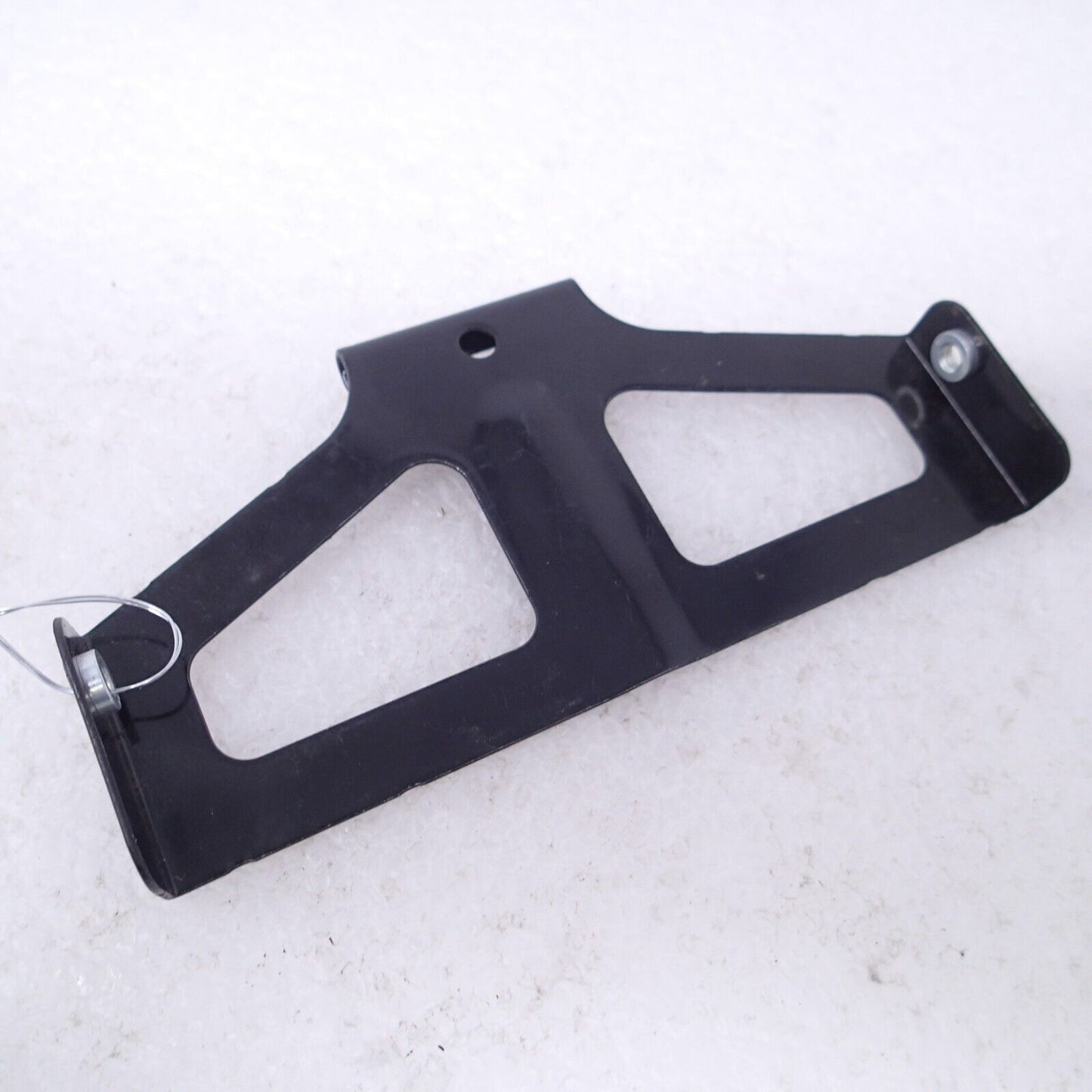 ADJUSTABLE LICENSE PLATE BRACKET