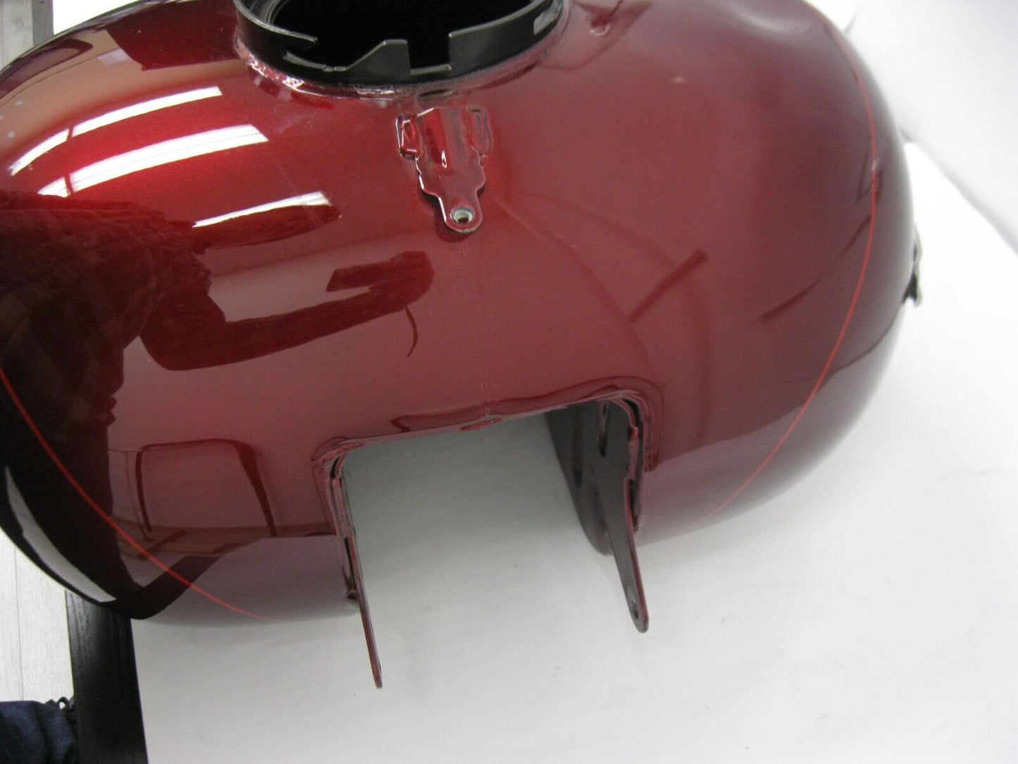 Harley Davidson OEM Fuel Tank Velocity Red Sunglo 61356-08 61000121EAM (DENT)