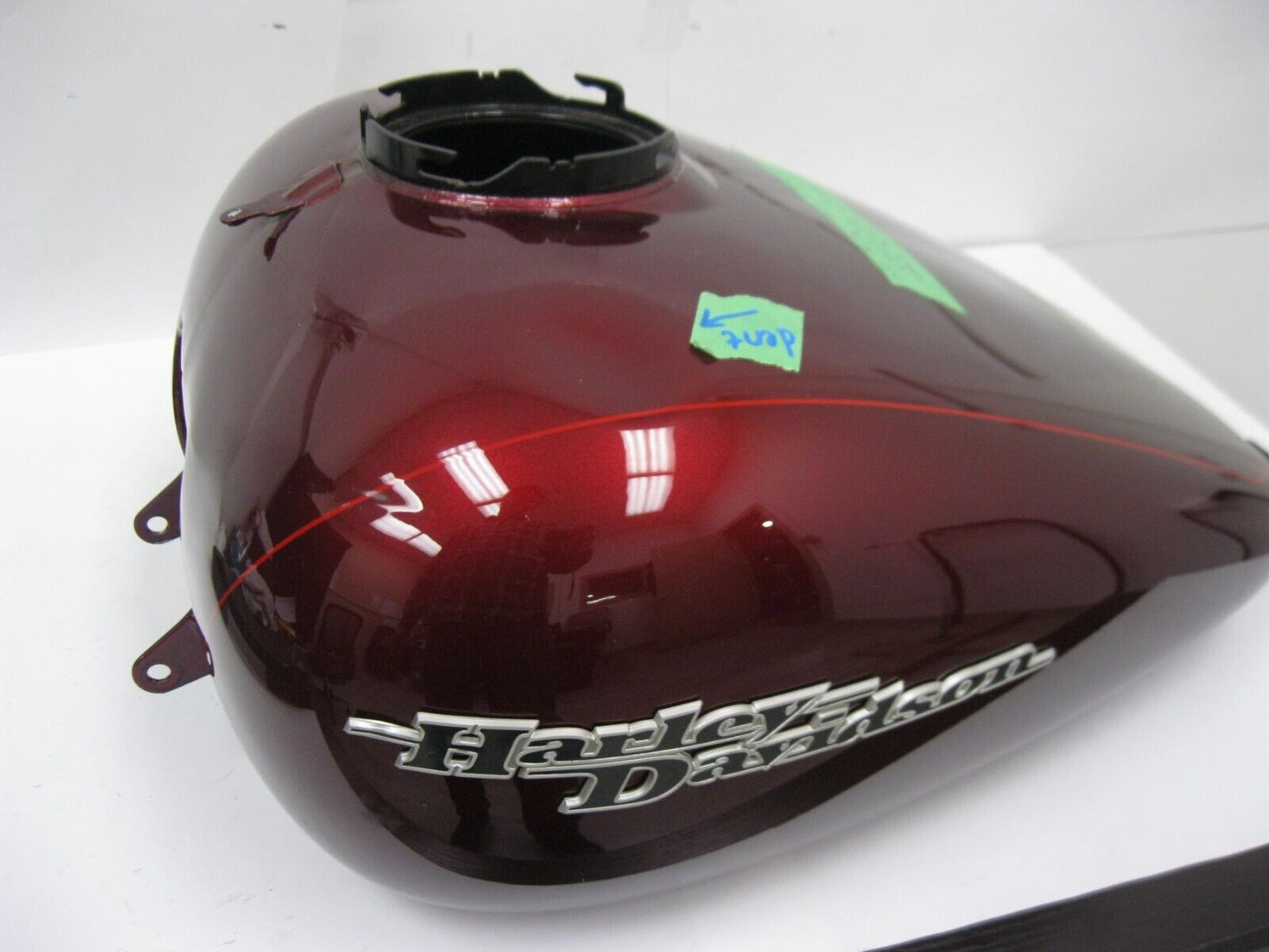 Harley Davidson OEM Fuel Tank Velocity Red Sunglo 61356-08 61000121EAM (DENT)