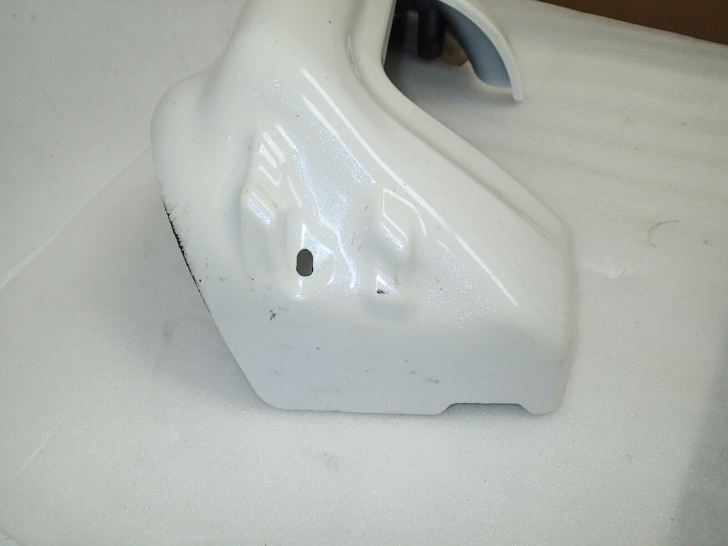 OEM 04 - 16 Harley Davidson TOURING Lower Fairing RT Side 58817-05A White Scuff