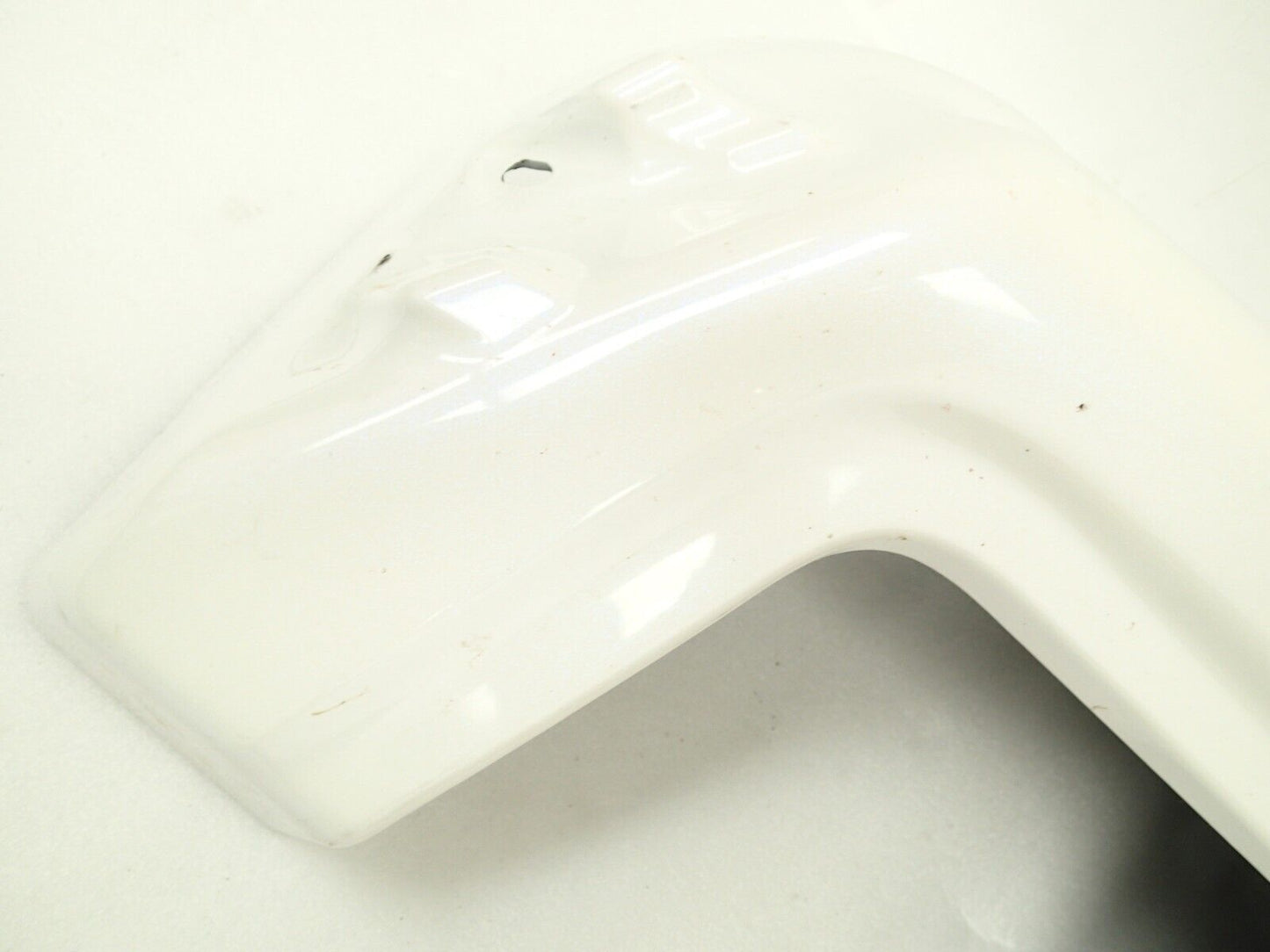 OEM 04 - 16 Harley Davidson TOURING Lower Fairing RT Side 58817-05A White Scuff