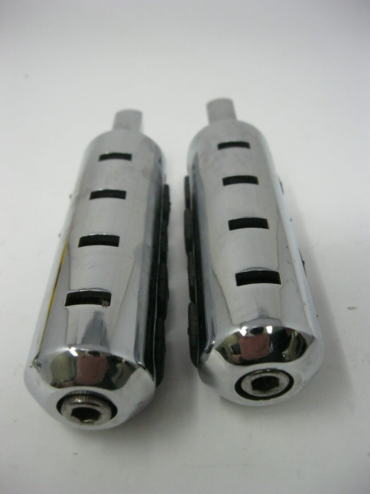 Drag Specialties Soft-Ride Small Peg W/ Male Mount for Harley Davidson DS-253505